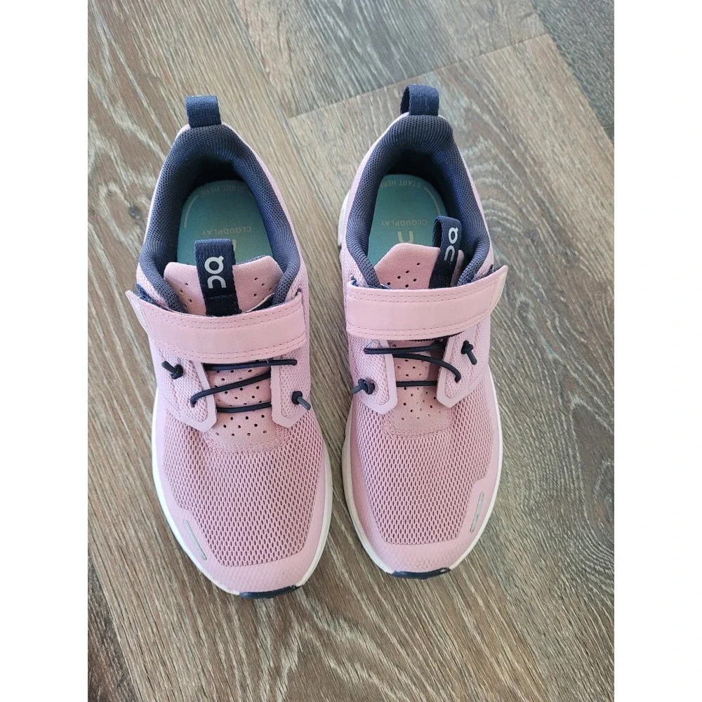 On Cloud play Kids Running Shoes Pink Navy White Size US 1 Youth #2